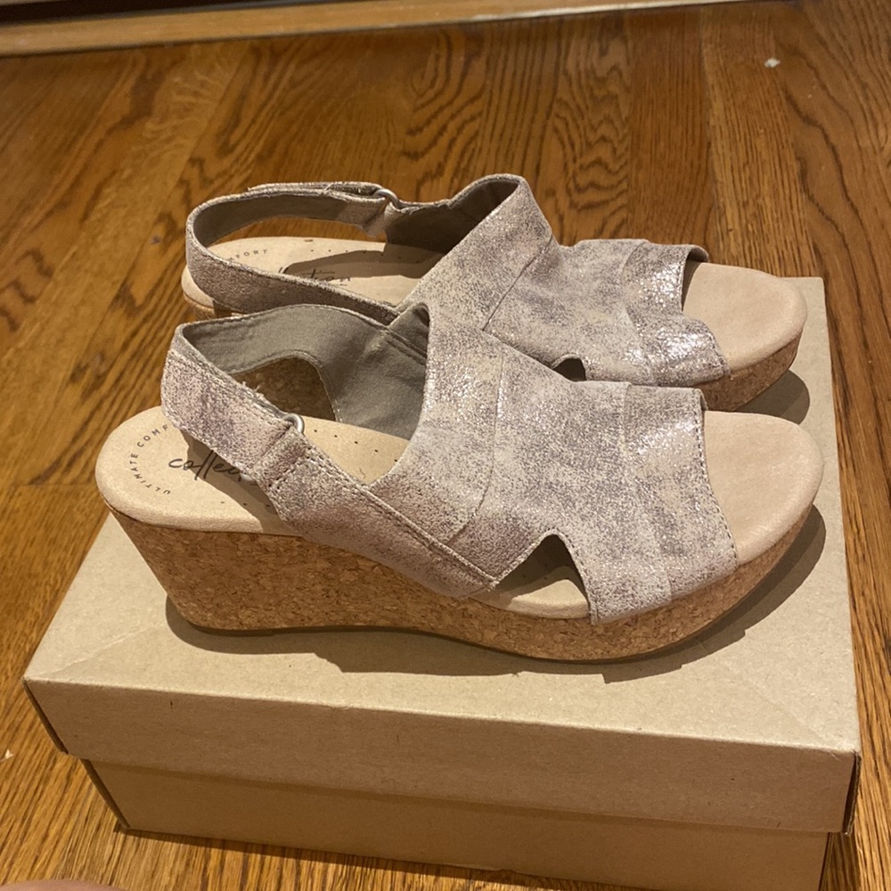 Clarks Women’s Size 8 Wedges